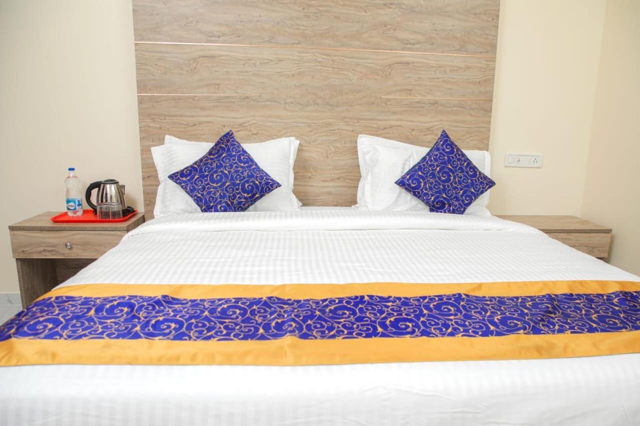 Redfox Hotel-T.Nagar Chennai Exterior photo